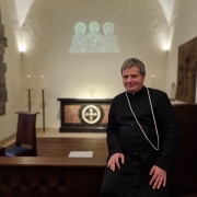 Abbaye de St-Maurice: une centaine de fidèles se relayent jour et nuit pour prier 