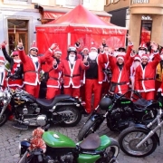 Une déferlante de Pères-Noël à moto est attendue ce week-end