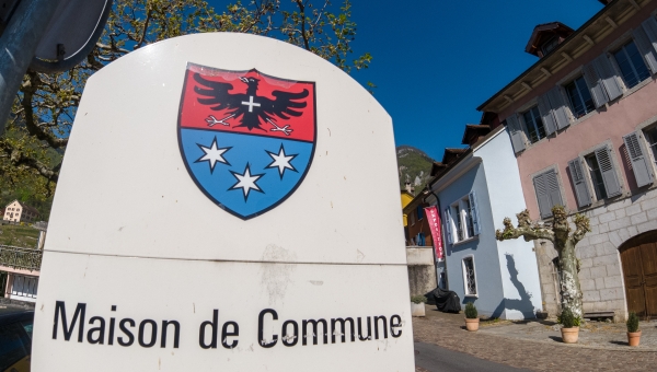 Vouvry: les gens de voyage et la commune s'accordent pour l'occupation de la place des fêtes