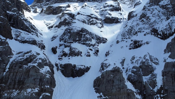 Val d'illiez: un skieur fait une chute mortelle dans un couloir des Dents-du-Midi