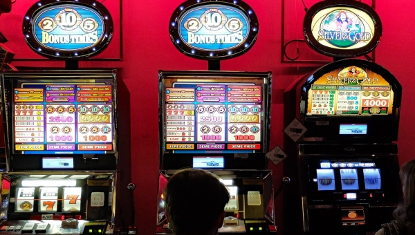 Perquisitions à Evionnaz et Olten pour des jeux d'argent illégaux