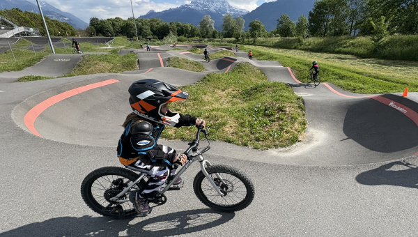 Pumptrack et bonne ambiance à Aigle