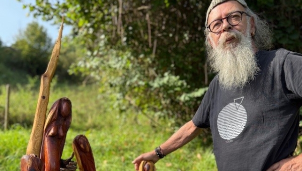 « On est des vieux fourneaux », Enrico Margnetti, sculpteur du collectif La Vièze en Furie