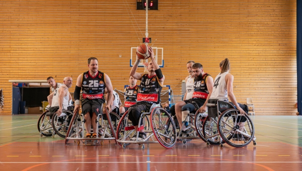 "On veut montrer la force de ce sport": le tournoi national de basket en fauteuil roulant revient en Valais après 45 ans