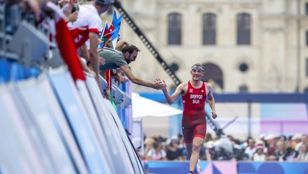 "Ça ne pouvait plus continuer" - Adrien Briffod arrête sa carrière de triathlète pour préserver sa santé mentale