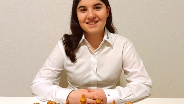 Du haut de ses 15 ans et de ses succès, la Saint-Légerine Or Shatil se profile comme l'une des meilleures joueuses d'échecs au monde 