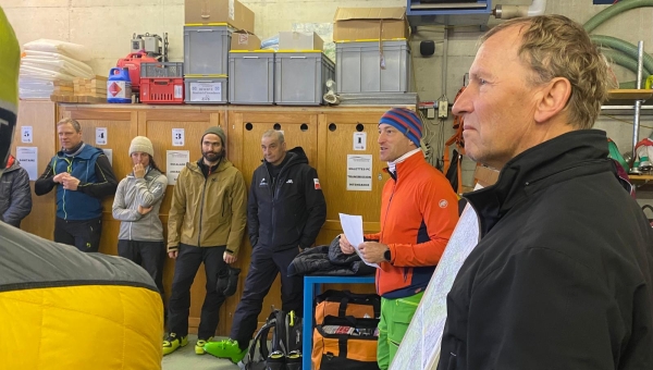 Reportage: dans les coulisses du briefing des bénévoles de la Diablerets 3D et du Trail Blanc