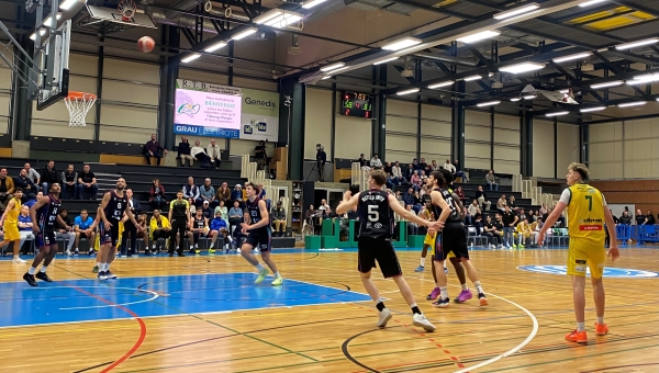 Basket : Monthey s’est longtemps battu avec ses armes face à Fribourg, mais a fini par s’incliner