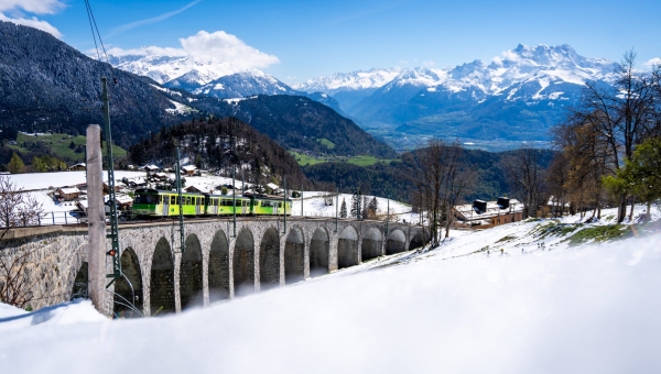 Transports publics : prendre le train ou le bus coutera plus cher en décembre
