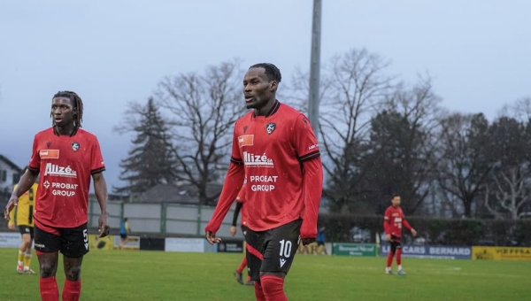 Football - 1e Ligue: Monthey ne parvient pas à battre Coffrane et perd du terrain sur la tête 