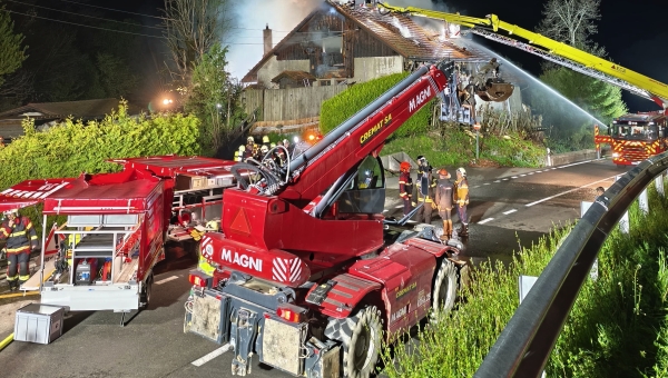 Une ferme part en flammes à Corsier-sur-Vevey