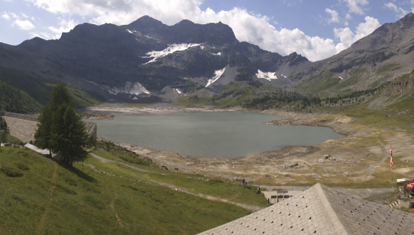 À Salanfe, le niveau bas du barrage impressionne, mais la situation n'a rien d'anormale