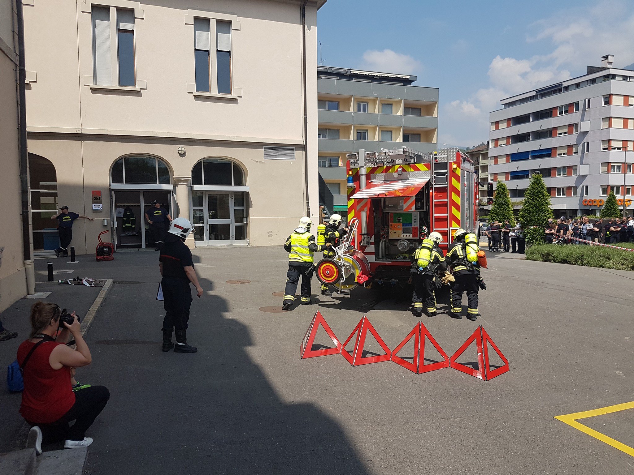 Désincarcération, sauvetage et manipulation d'échelles: 1'000 pompiers vaudois se sont affrontés samedi à Saint-Maurice
