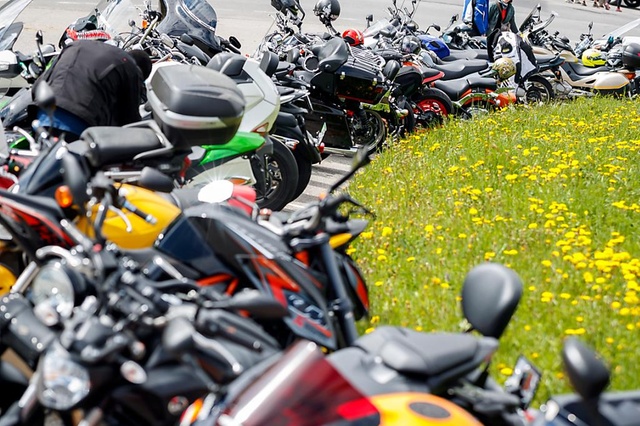 Près de 200 motards ont été bénis aujourd'hui au Col des Mosses
