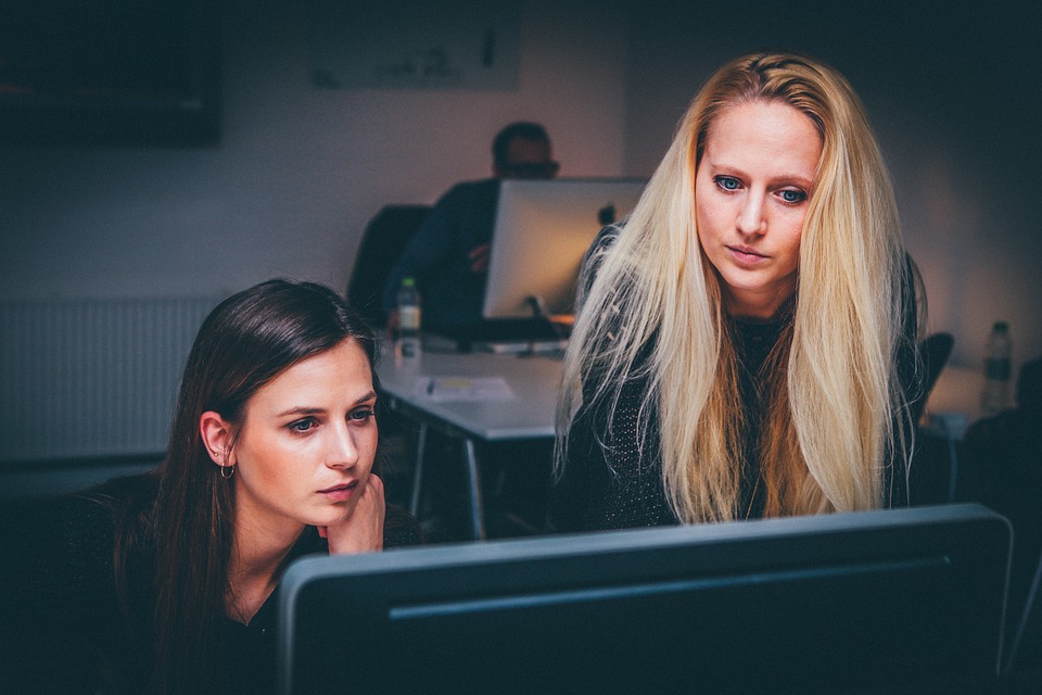 Valais: l’Office de l’égalité et de la famille encourage les femmes à négocier leur salaire