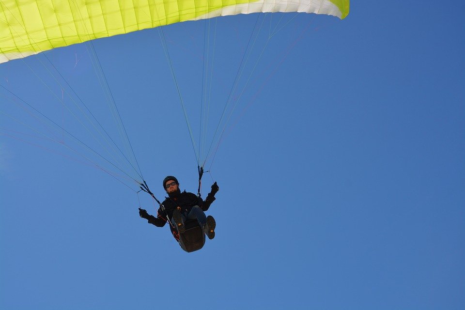 Un sexagénaire s'est tué en parapente dans la combe d'Arbaz