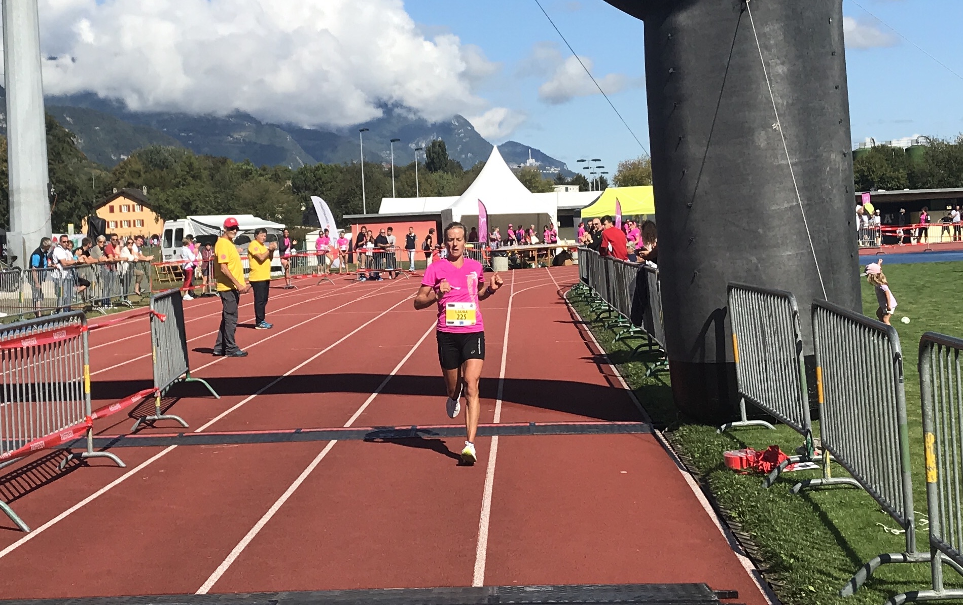 1'932 marcheuses et coureuses ont transpiré pour la bonne cause lors de la Montheysanne