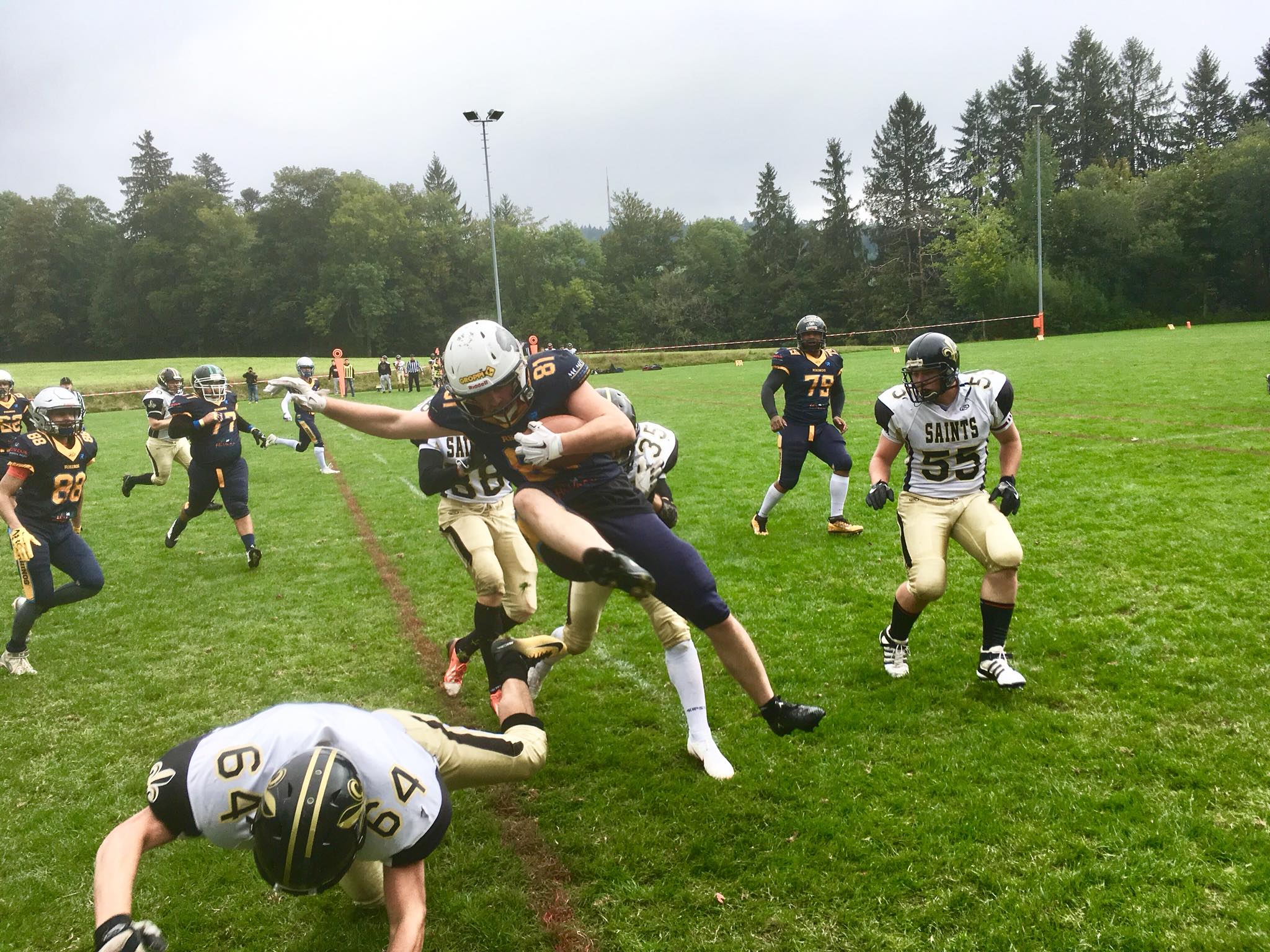 Football américain: Les Rhinos battent les Saints