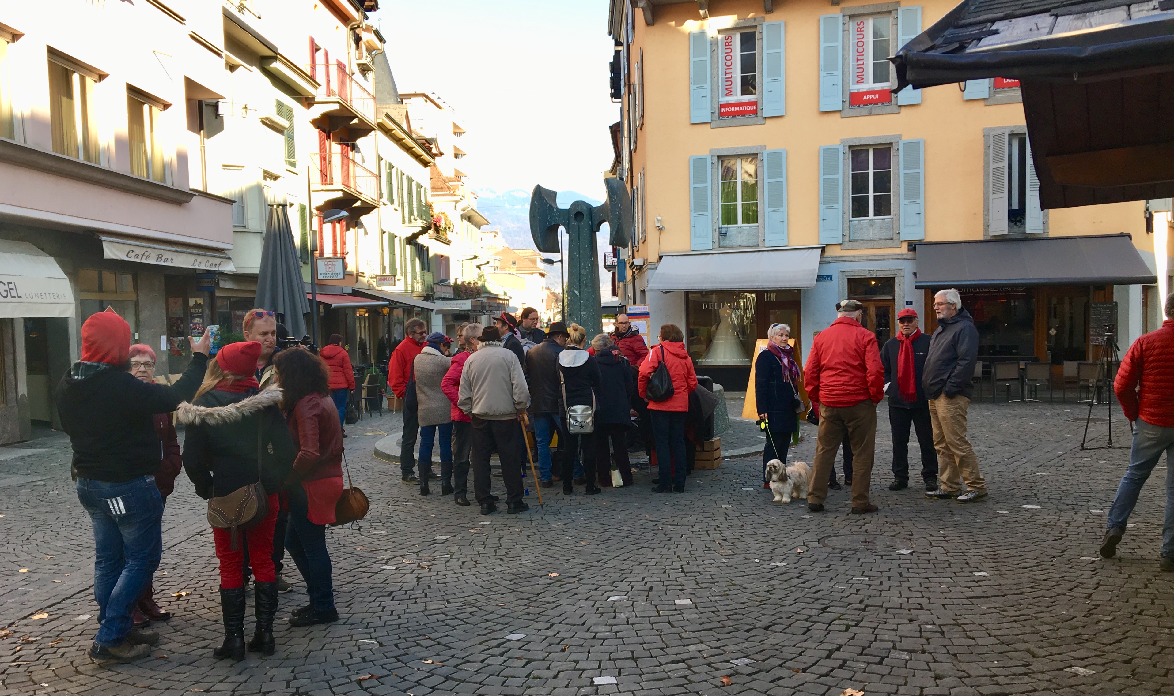 Le collectif "Lutte contre l'augmentation des primes d'assurance-maladie" a manifesté à Monthey