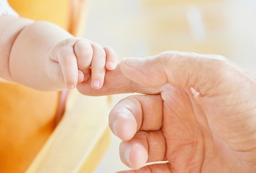 Valais: des aides financières pour les familles en difficulté feront leur apparition en 2019