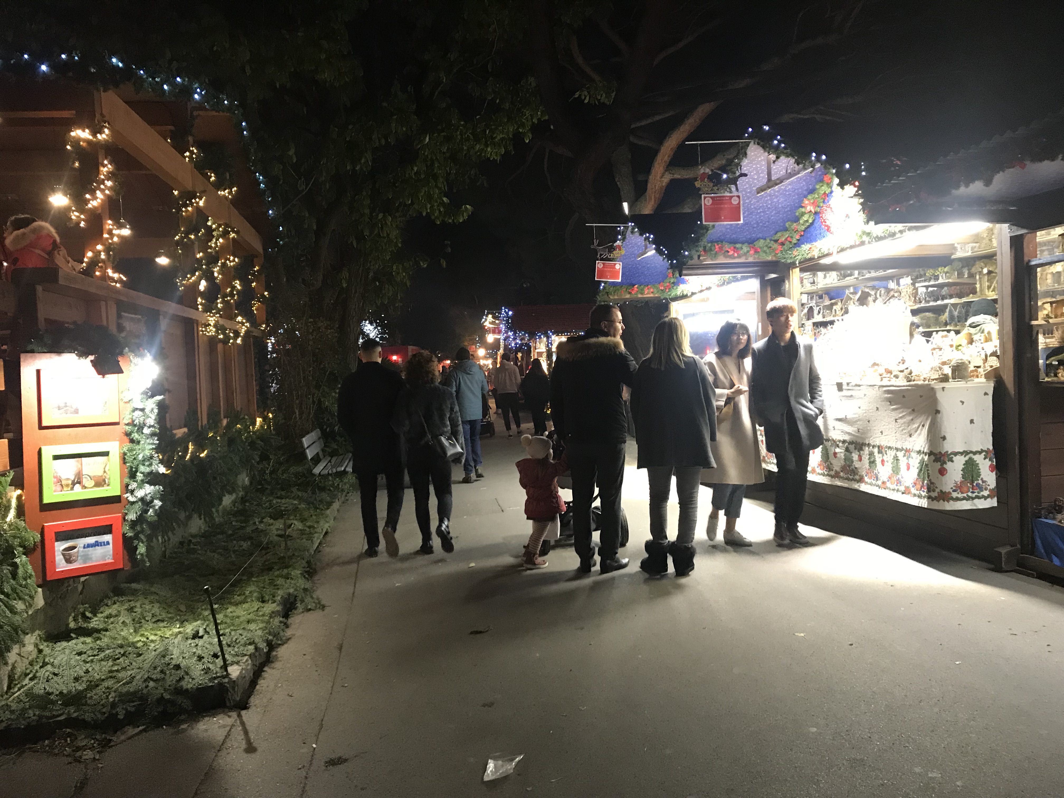 Les petits chalets sont de retour sur les quais de Montreux