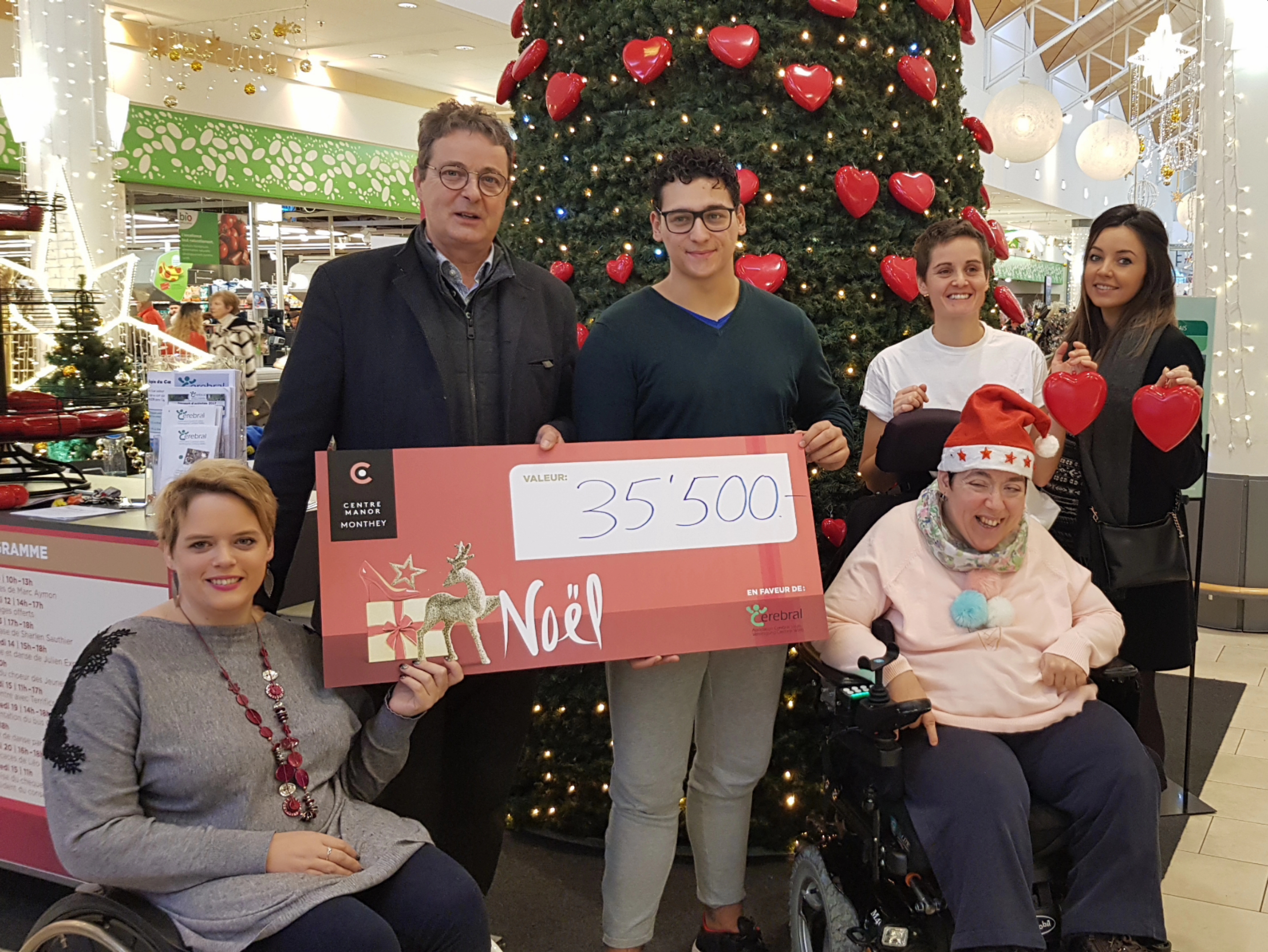 "Sapin du Coeur": les bénévoles ont récolté plus de 35'000 francs pour Cerebral Valais