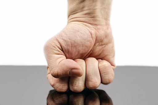 Les femmes restent les principales victimes de violence domestique