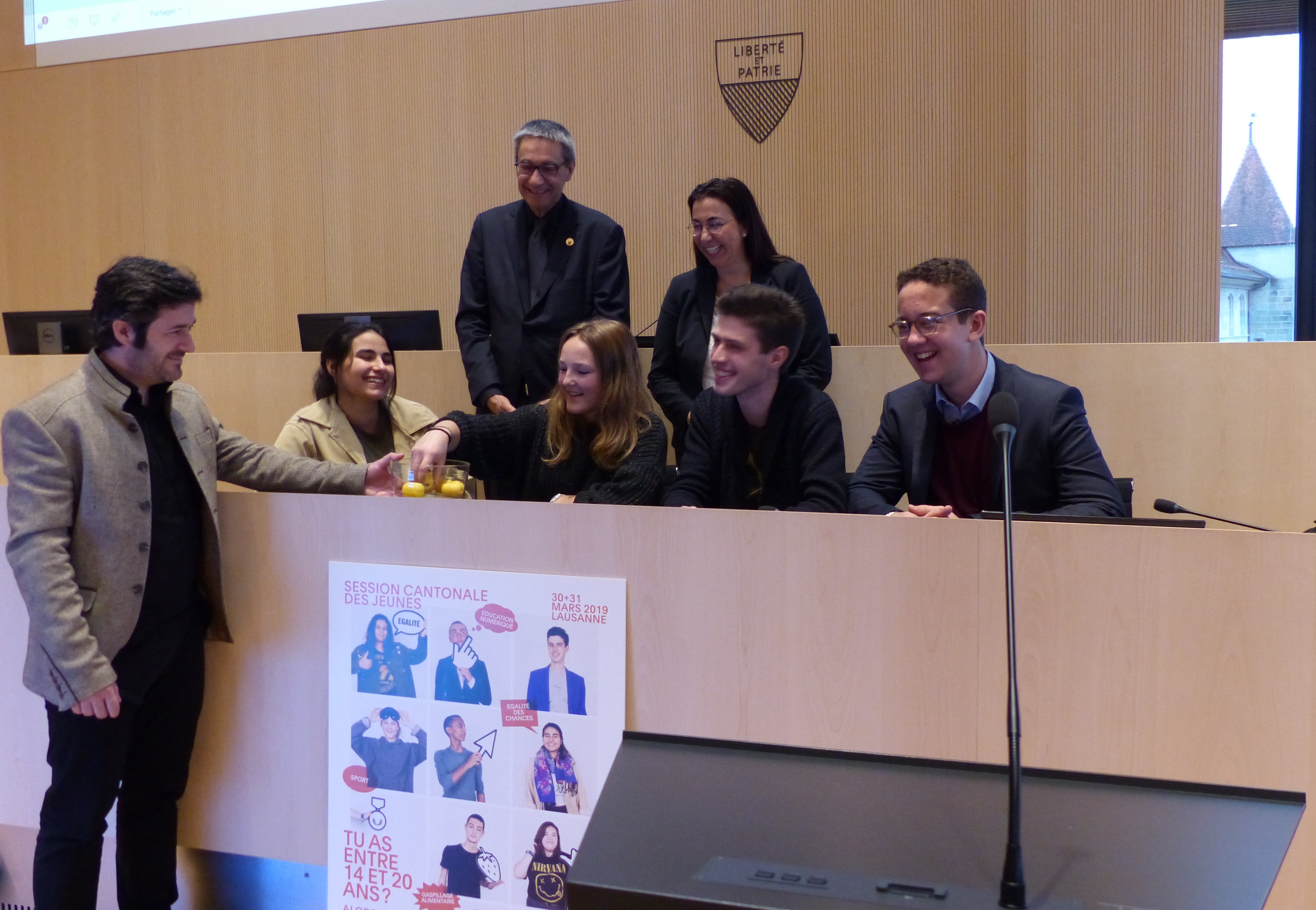 Jeunes et politiciens vaudois ont débattu ce matin, à Lausanne