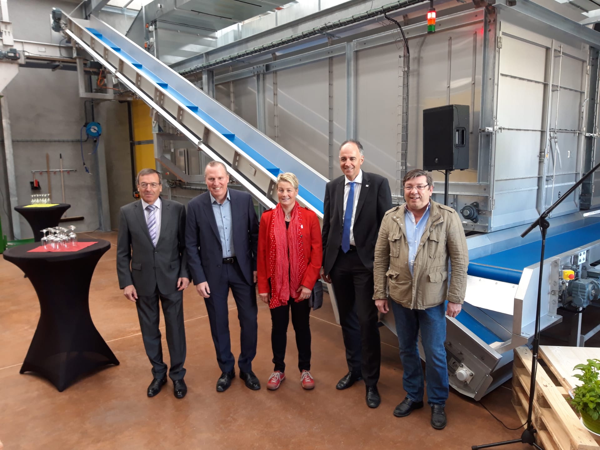 Sembrancher a inauguré son nouveau séchoir à plantes aromatiques