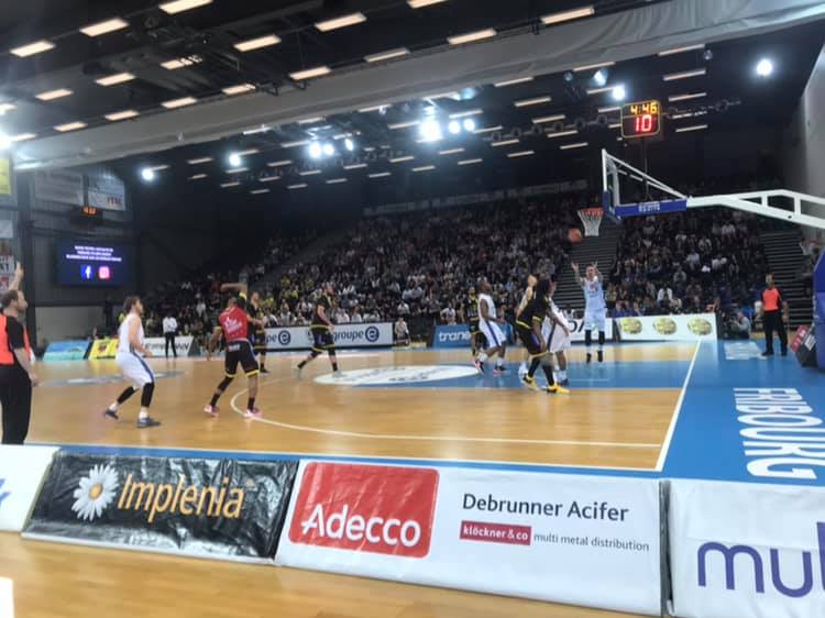 Basket: Le BBC Monthey-Chablais et les Riviera Lakers battus d'entrée en demi-finales