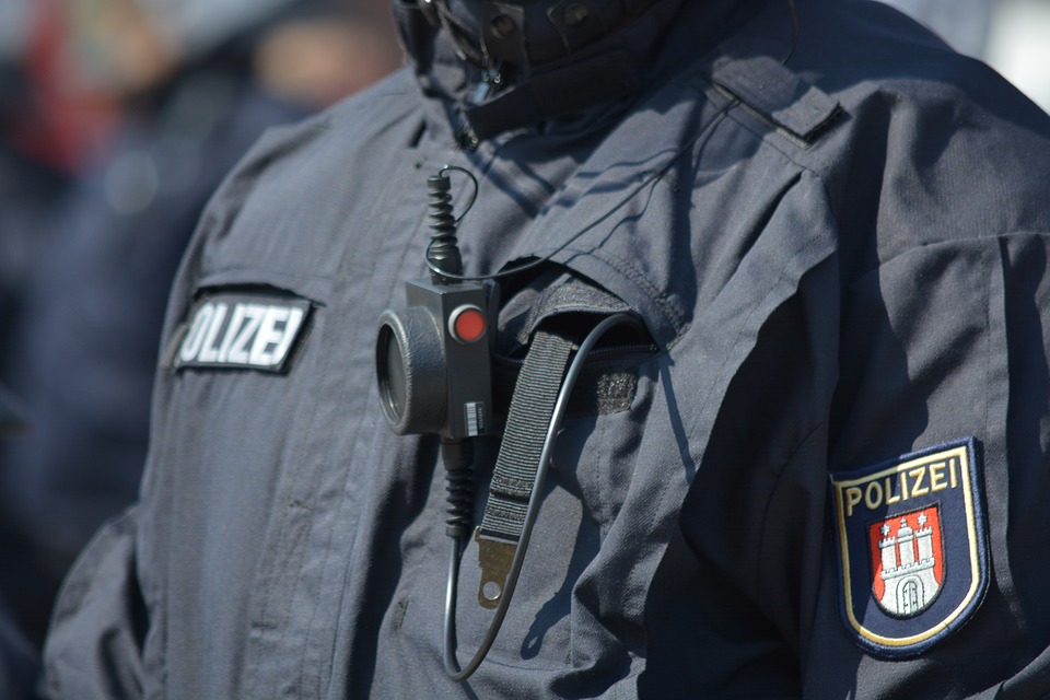 Seize policiers lausannois et cantonaux vont tester des «bodycams» durant six mois