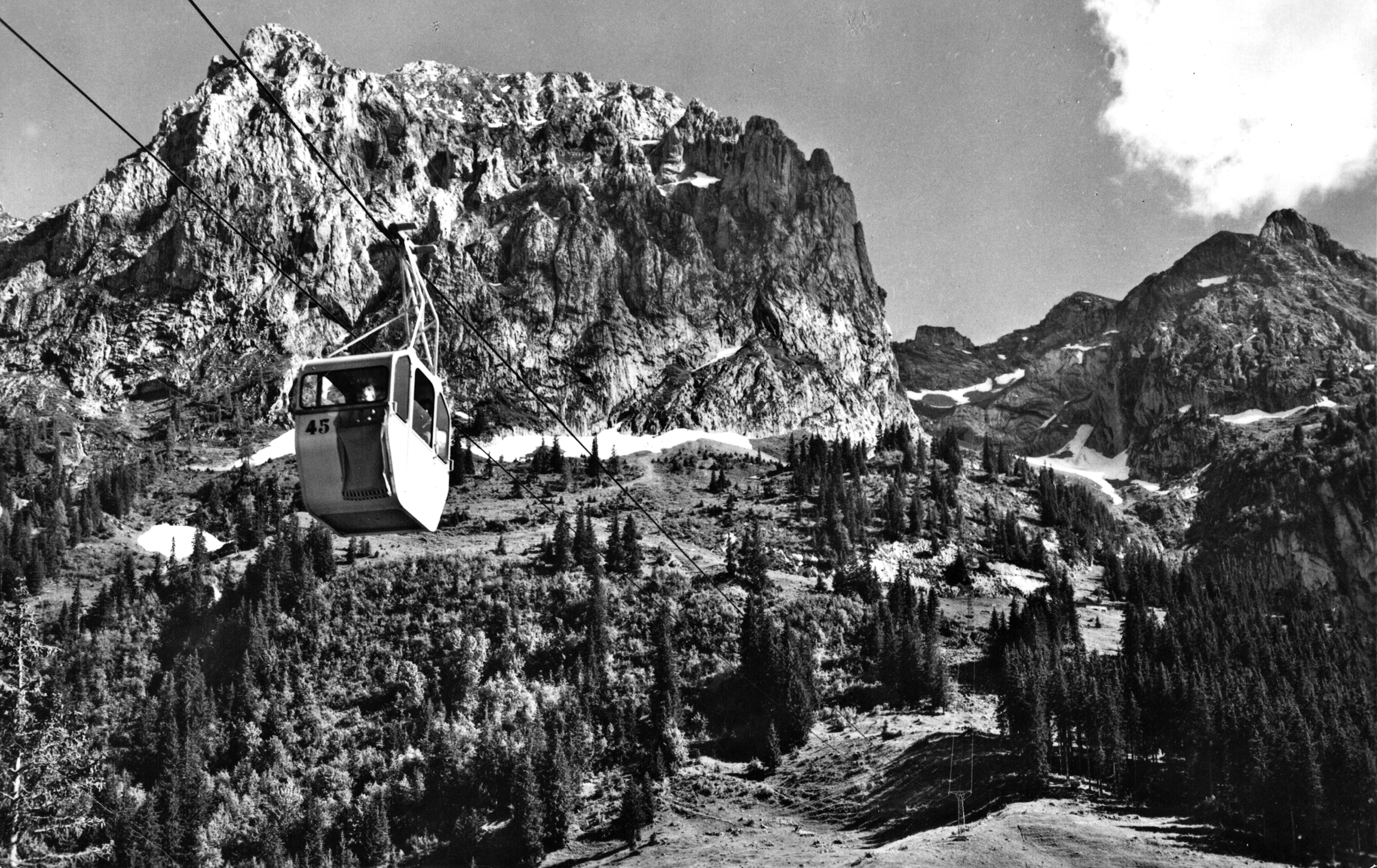 Pays-d'Enhaut: la Videmanette célèbre 60 ans d'aller-retour dans les airs