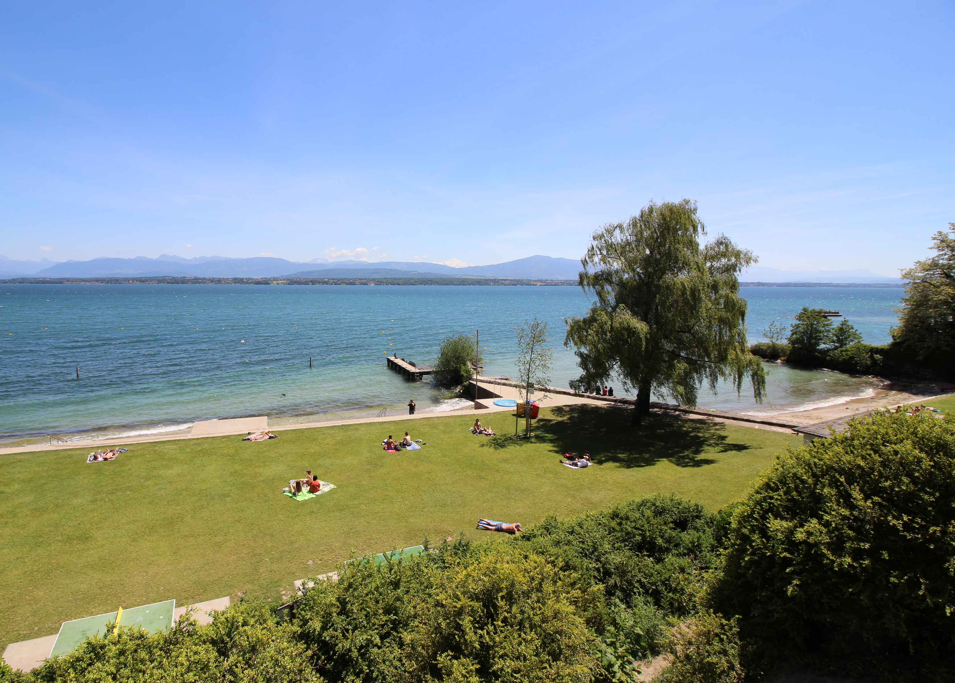 Les baigneurs romands peuvent se réjouir : les eaux du Léman sont de très bonne qualité