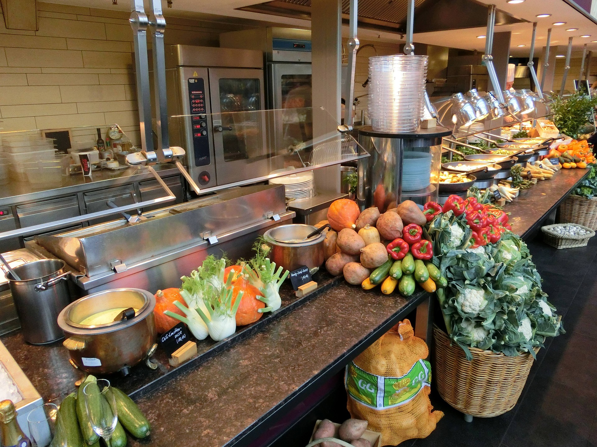 Les cuisines collectives valaisannes devront utiliser des produits de proximité