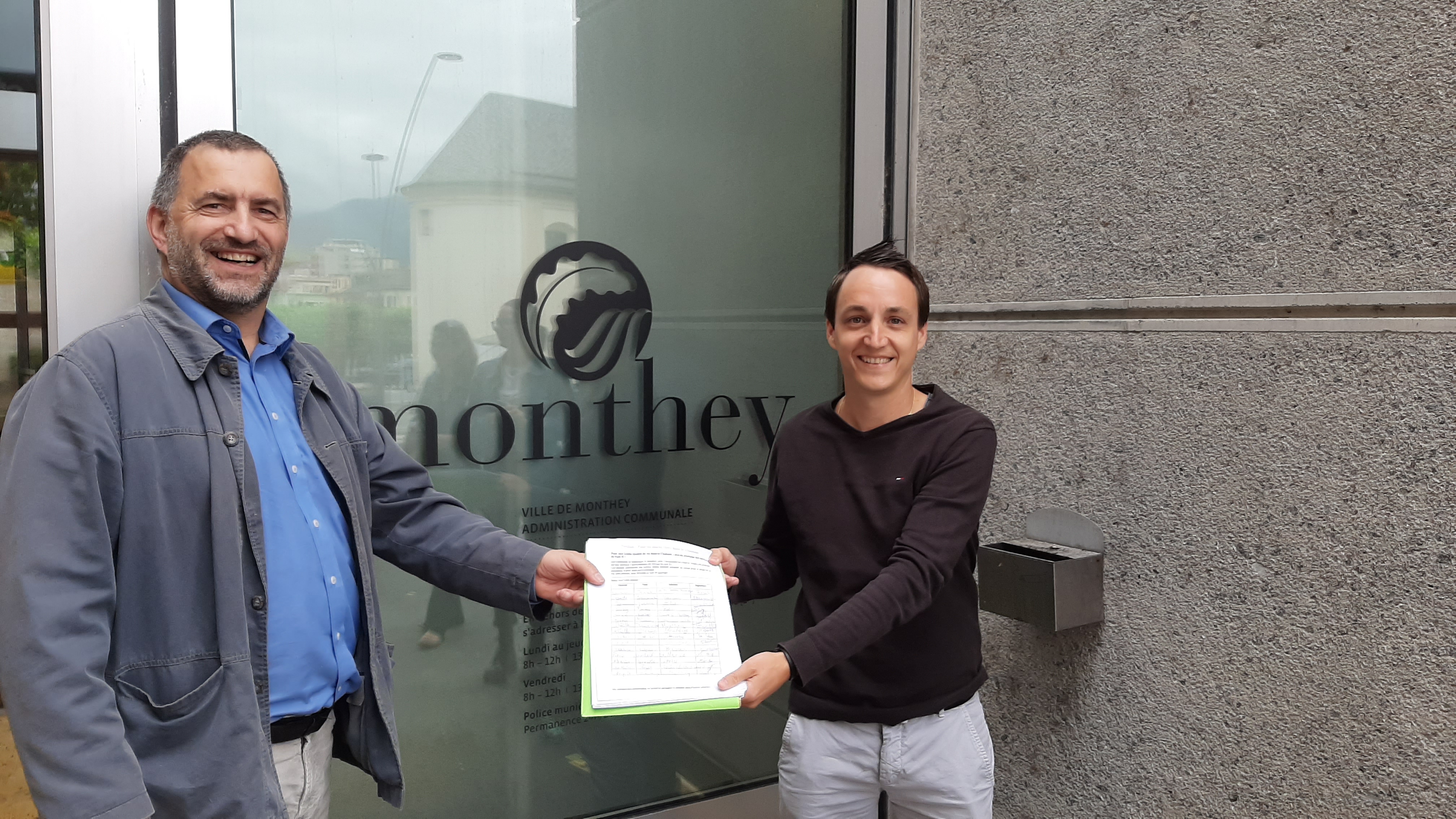 Le PS de Monthey a déposé 800 signatures contre le projet FAMSA