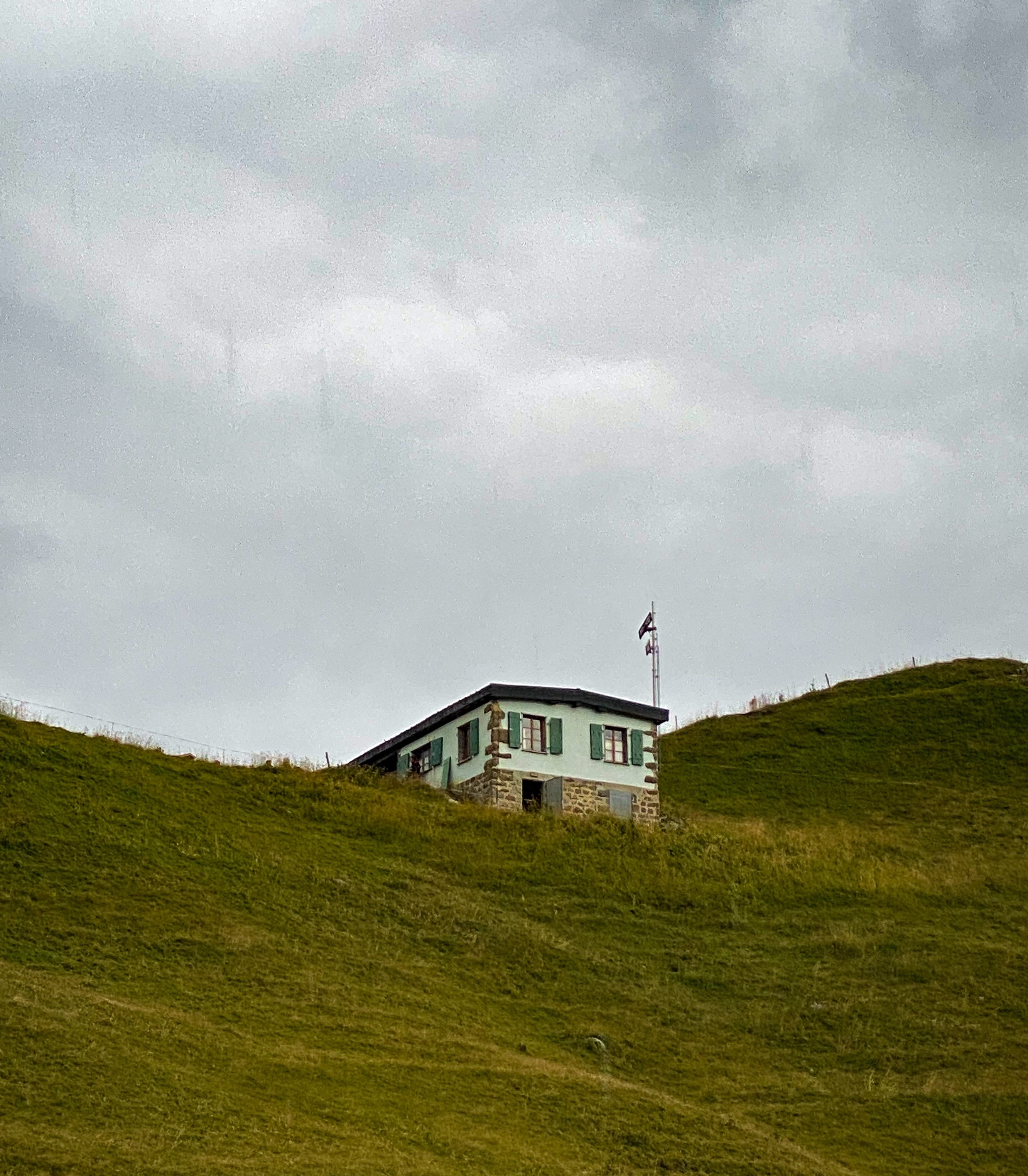 Nouvelle cabane en vue sur les hauteurs de Champéry