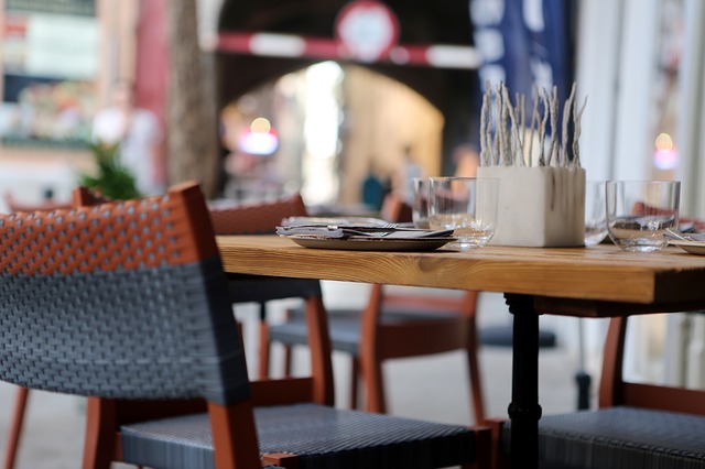 Les employés qui travaillent en extérieur pourront manger au restaurant à midi en Valais