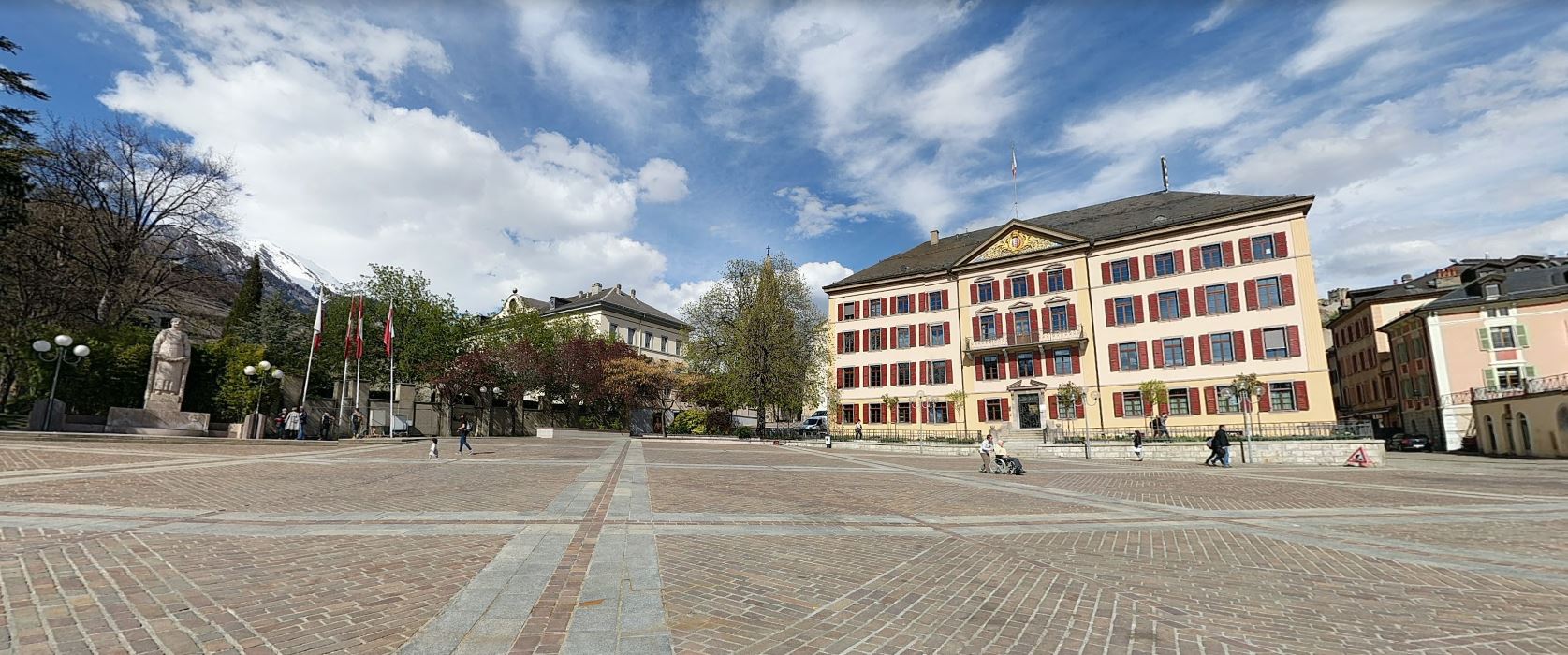 Quelque 300 jeunes célèbrent illégalement l'arrivée des vacances à Sion 