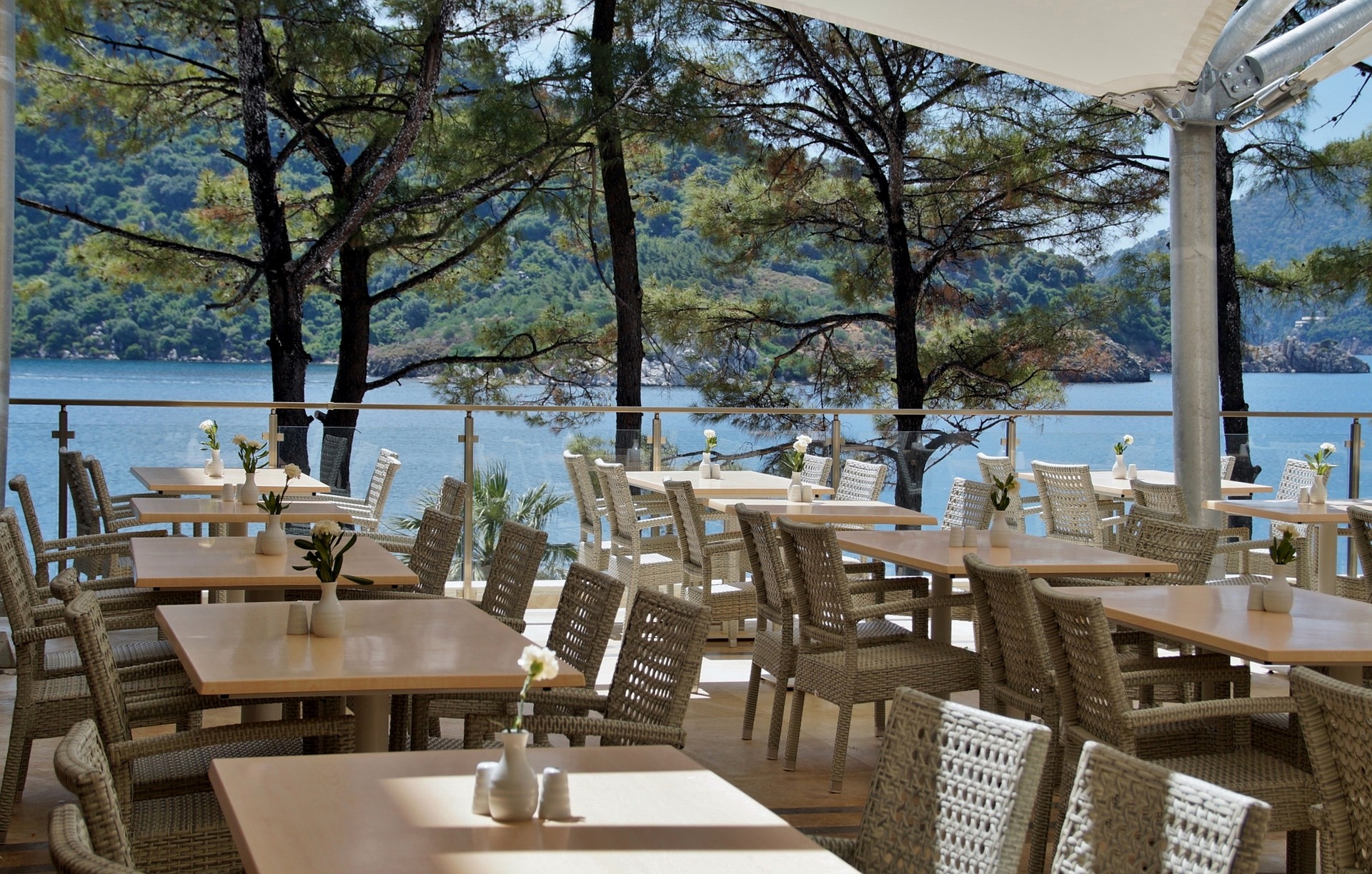 Des restaurants ouvrent clandestinement leurs portes aux clients en Valais et dans le canton de Vaud