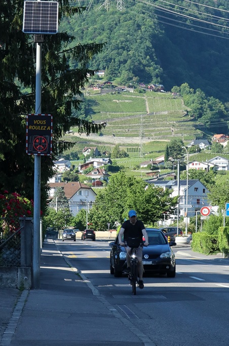 Est-ce que la Rue des Remparts à Villeneuve est un boulevard à chauffards?