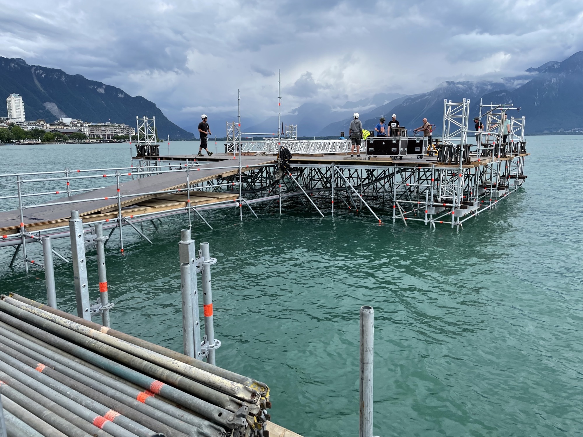 La scène du lac du Montreux Jazz Festival est sur pied, reste à la faire belle