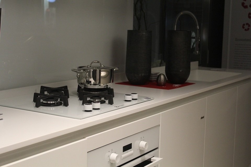 La cuisine d'un appartement de Vevey a pris feu ce matin