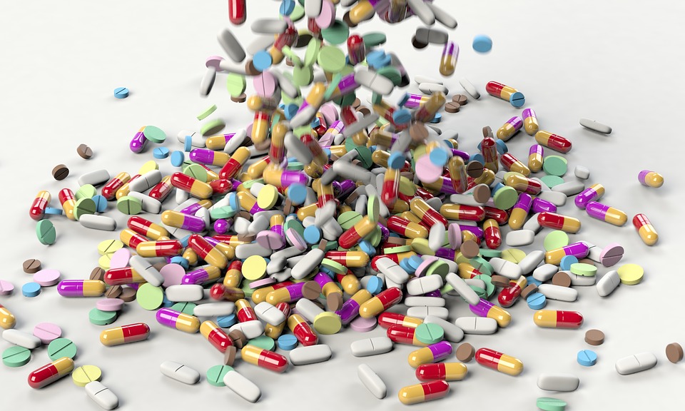 Addiction Suisse lance une brochure pour sensibiliser les parents à l'abus de médicaments