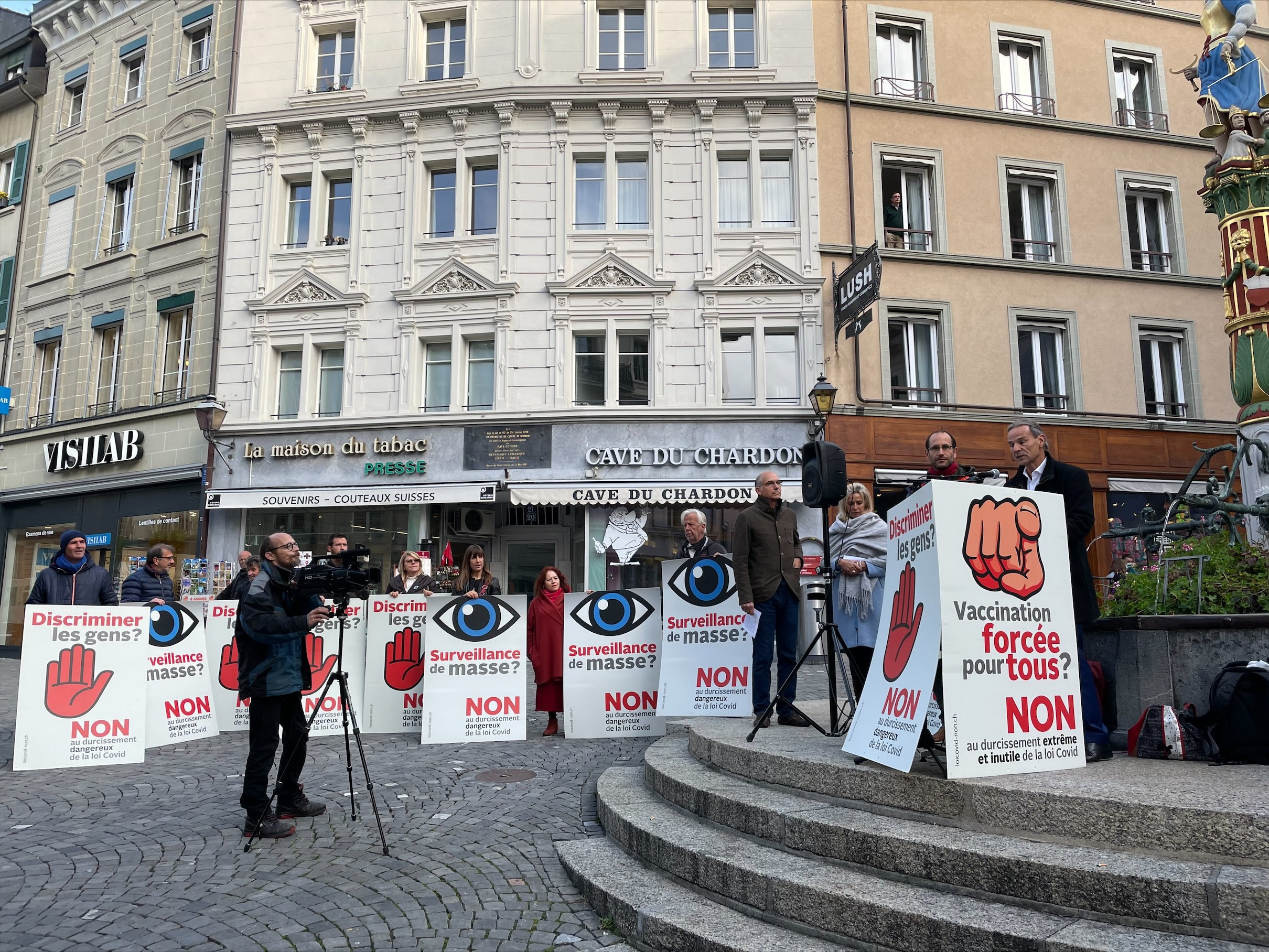 Le comité romand contre la loi Covid a lancé sa campagne ce matin à Lausanne 