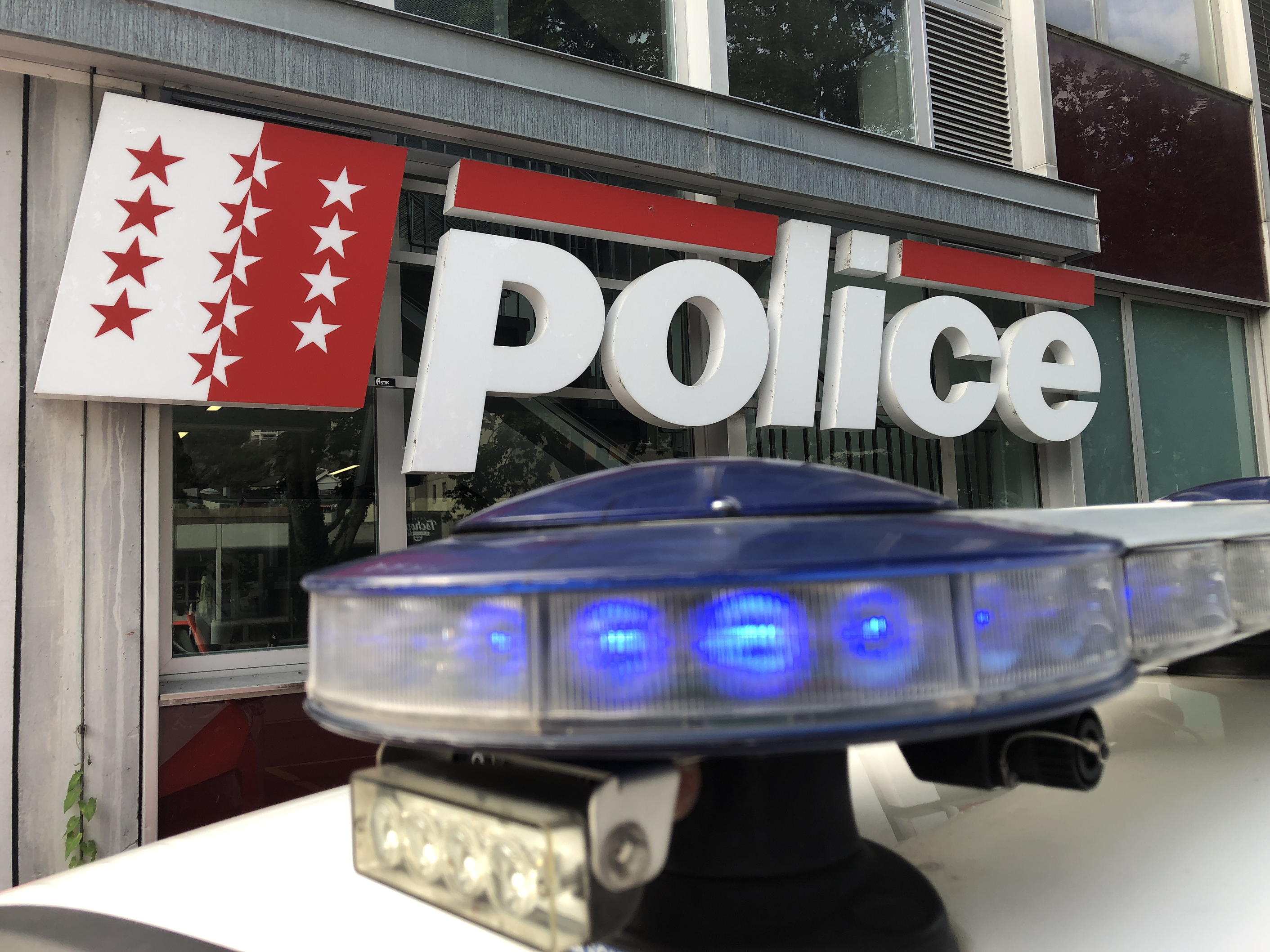 Haut-Valais: deux piétons percutés par un véhicule sont grièvement blessés