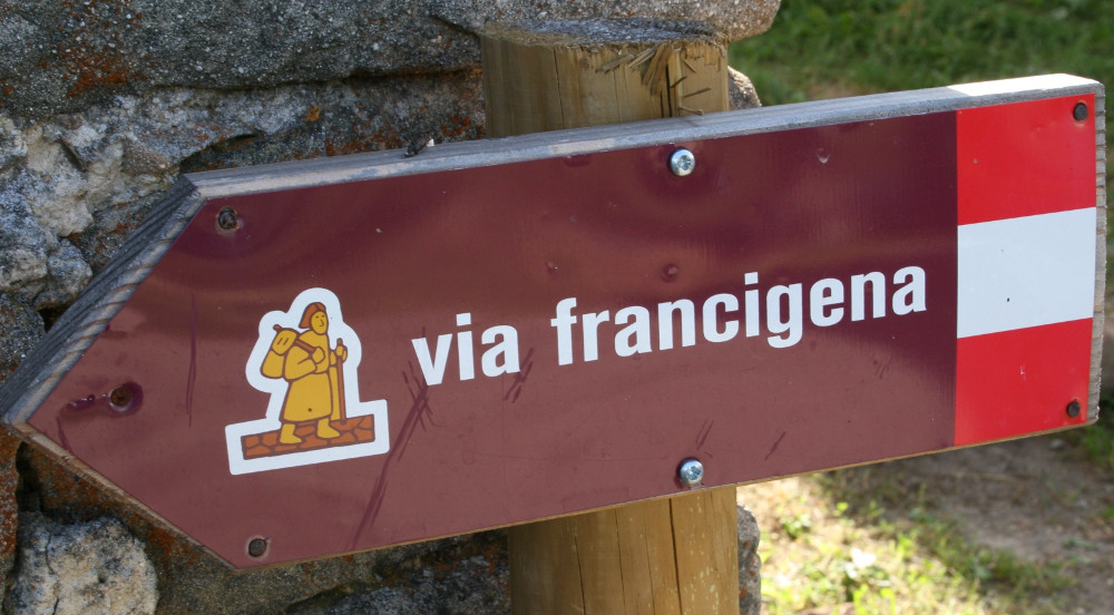 Laissez-vous guider sur la via Francigena suisse