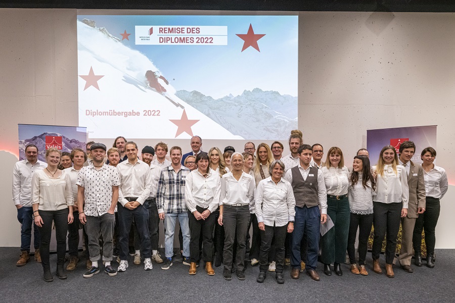 Le Valais compte 52 nouveaux professionnels de la montagne