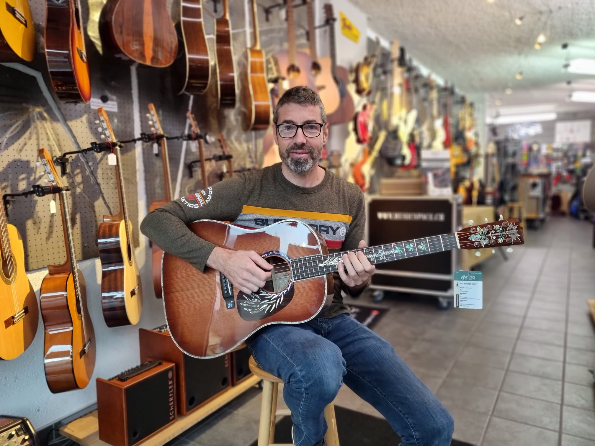 Monthey: une guitare de luxe en vente à 16'500 francs