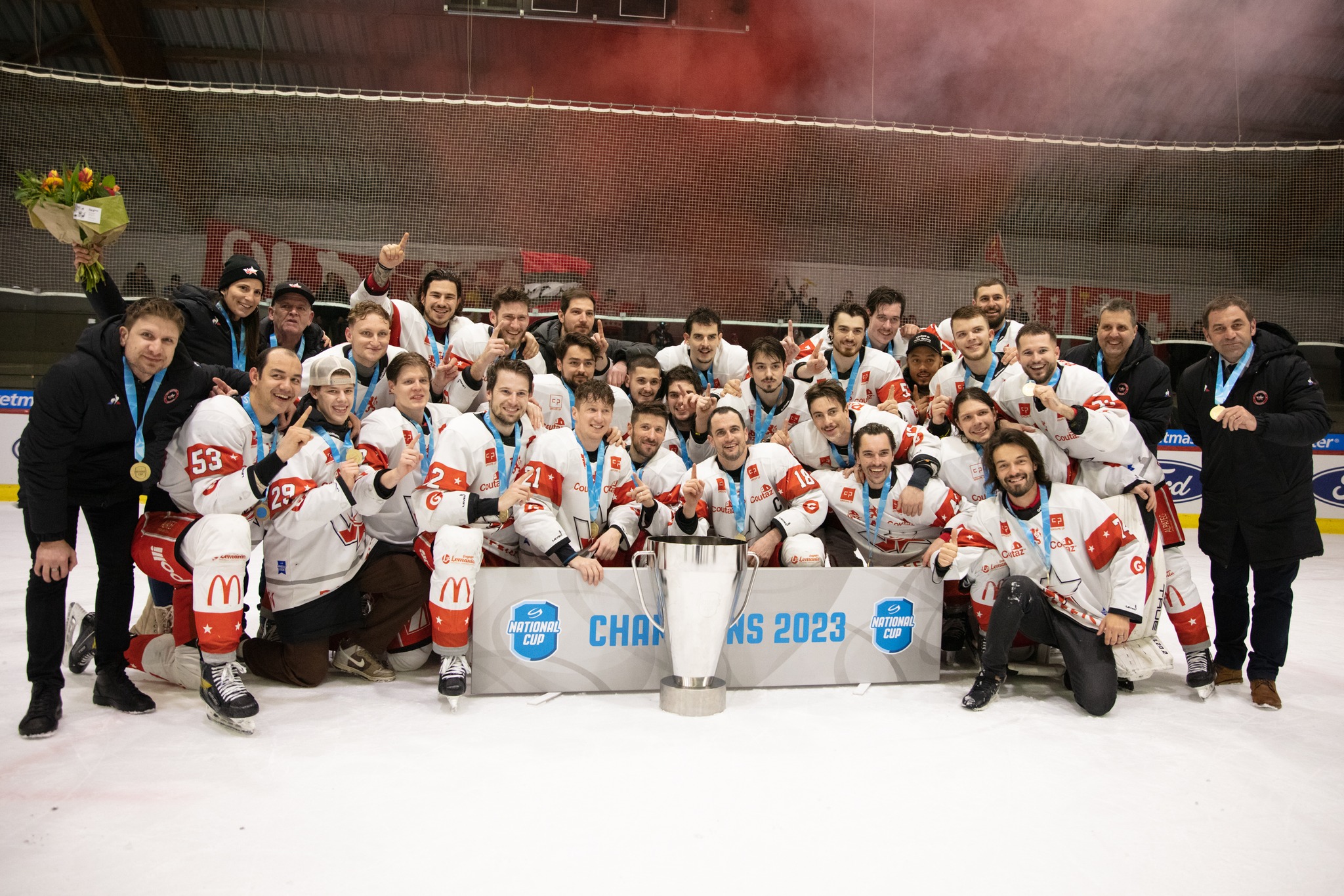Hockey sur glace: Le HCV Martigny perd, mais rêve de plus en plus de Swiss League