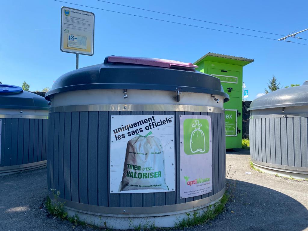 Villeneuve intensifie la surveillance de ses conteneurs de déchets